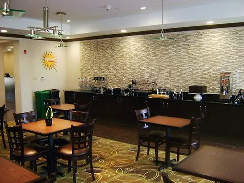 La Quinta By Wyndham Memphis Wolfchase Hotel